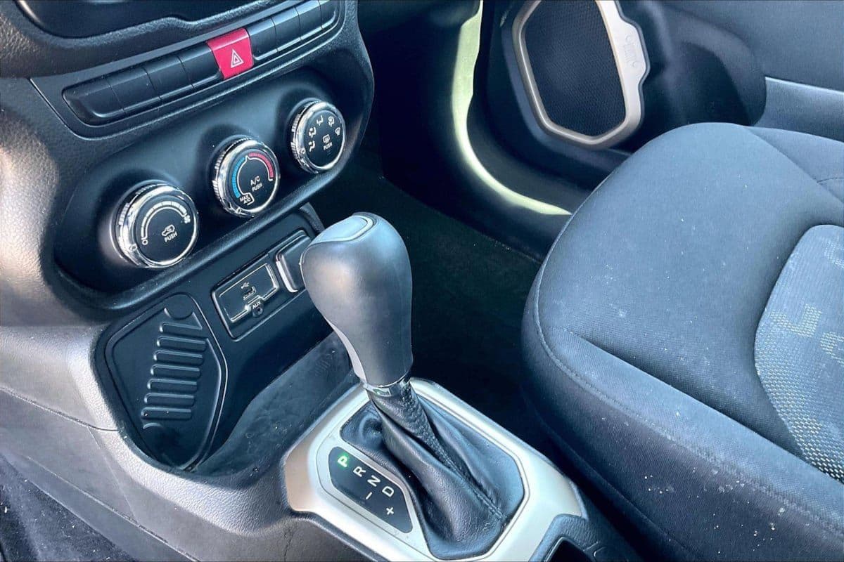 Used 2015 Jeep Renegade Latitude FWD