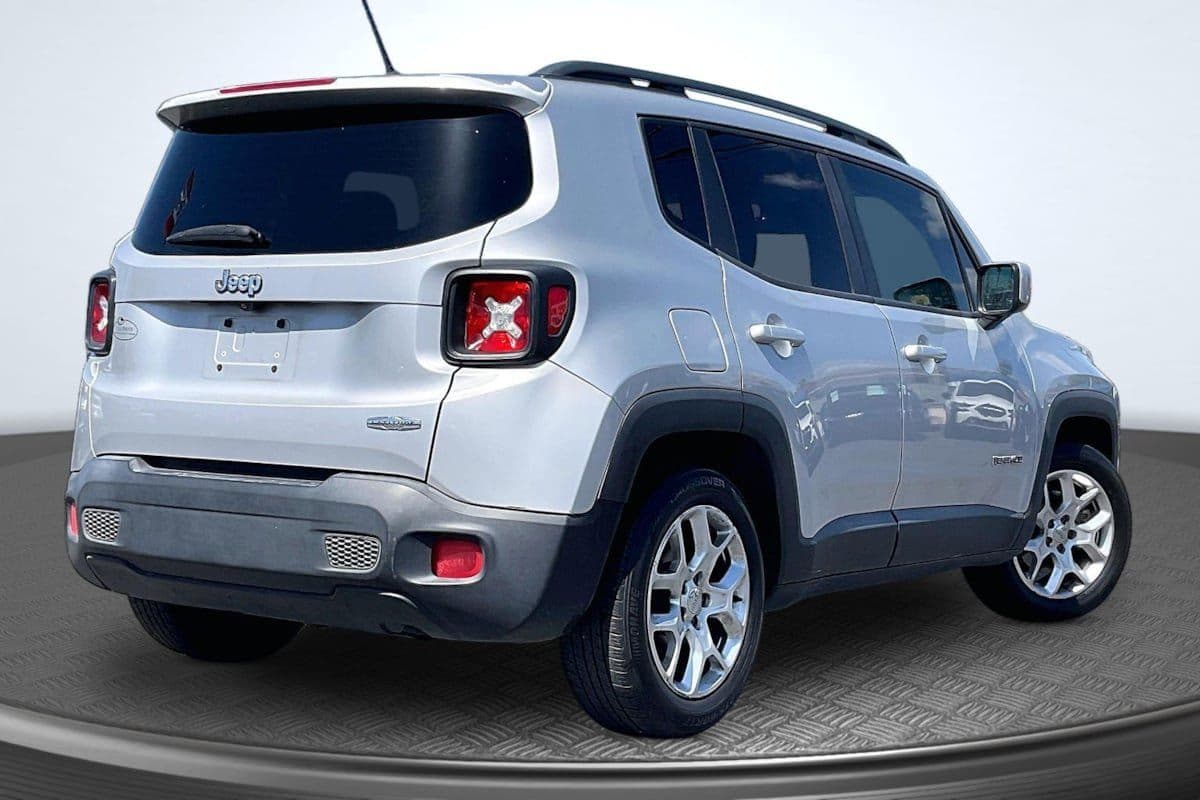 Used 2015 Jeep Renegade Latitude FWD