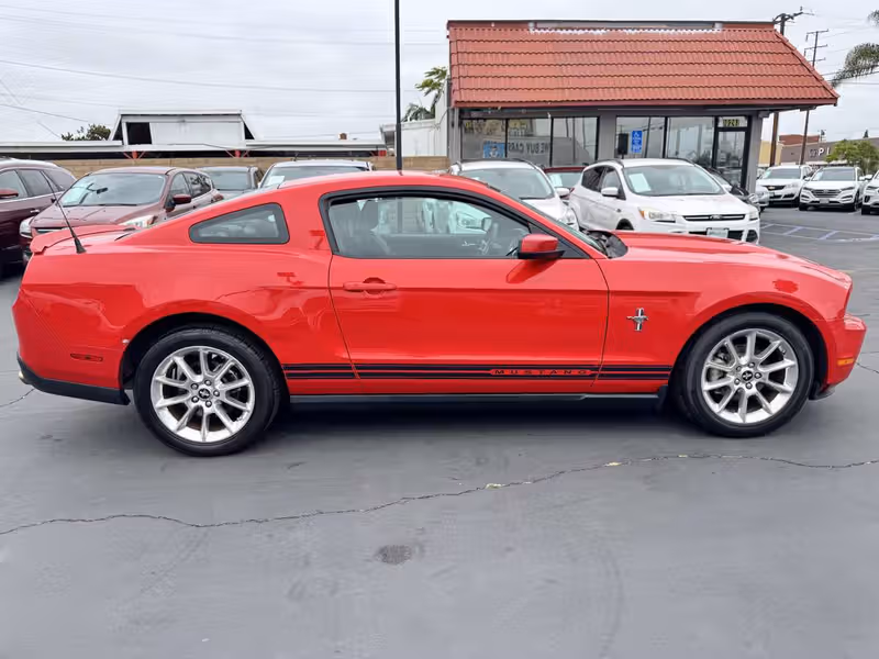 Used 2010 Ford Mustang Premium RWD