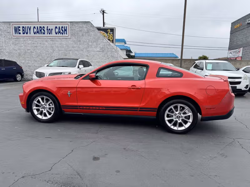 Used 2010 Ford Mustang Premium RWD