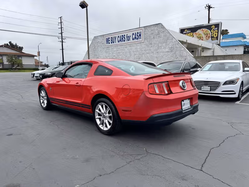 Used 2010 Ford Mustang Premium RWD